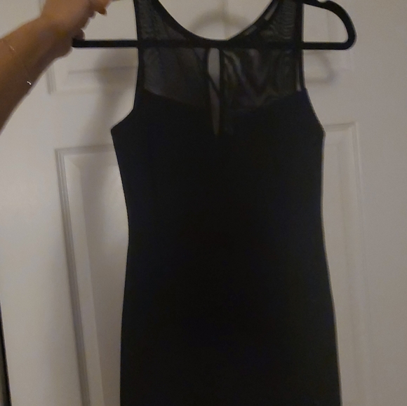 Little black dress with mesh - Picture 3 of 6
